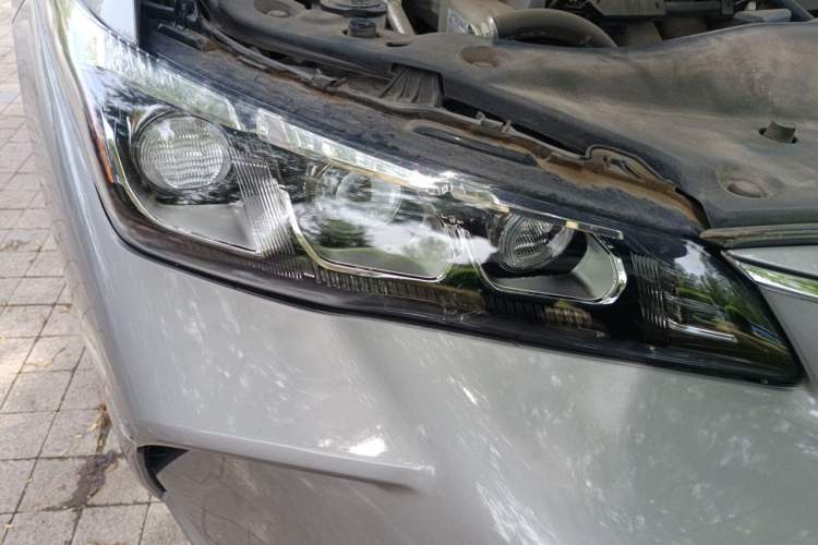 Used Toyota Avalon 2019 Dual-Engine 2.5L XLE Prestige Version China VI Standard Right Front Headlight