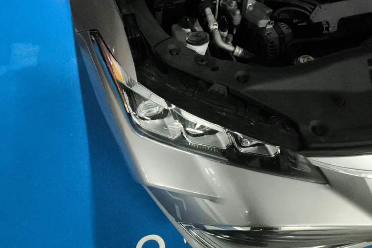 Used Toyota Avalon 2019 2.5L Touring Premium Version China VI Standard Right Front Headlight