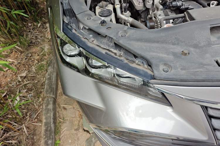 Used Toyota Avalon 2019 2.0L Luxury Edition China VI Standard Right Front Headlight