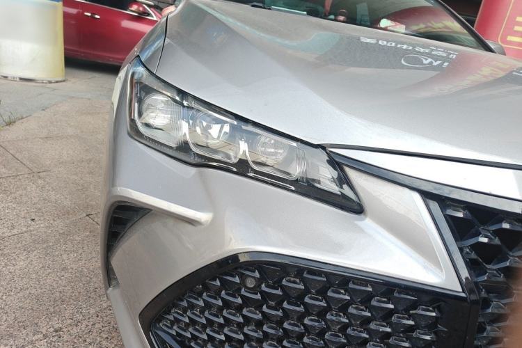 Used Toyota Avalon 2019 2.0L XLE Premium Edition China VI Right Front Headlight