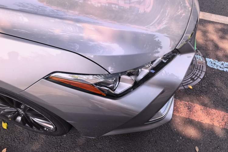 Used Toyota Avalon 2019 2.5L Touring Premium Version China VI Standard Right Front Headlight