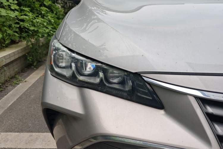 Used Toyota Avalon 2019 2.0L Luxury Edition China VI Standard Right Front Headlight