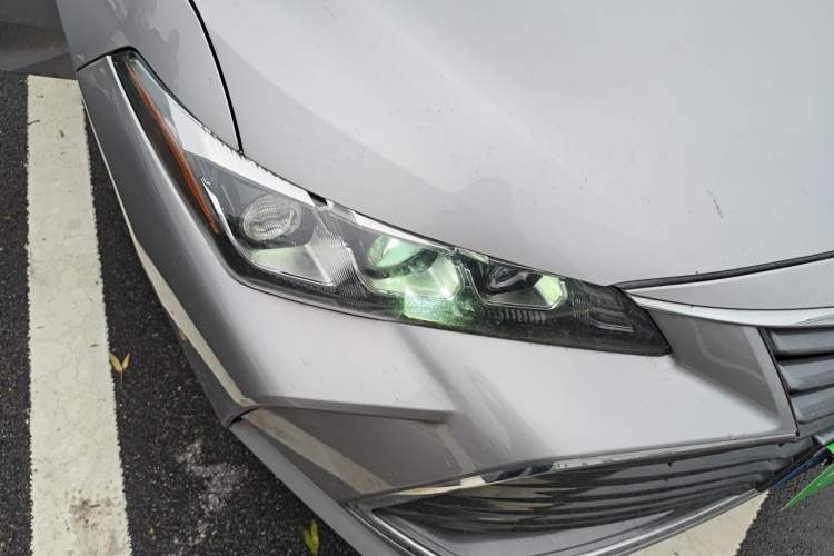 Used Toyota Avalon 2019 2.0L Luxury Edition China VI Standard Right Front Headlight