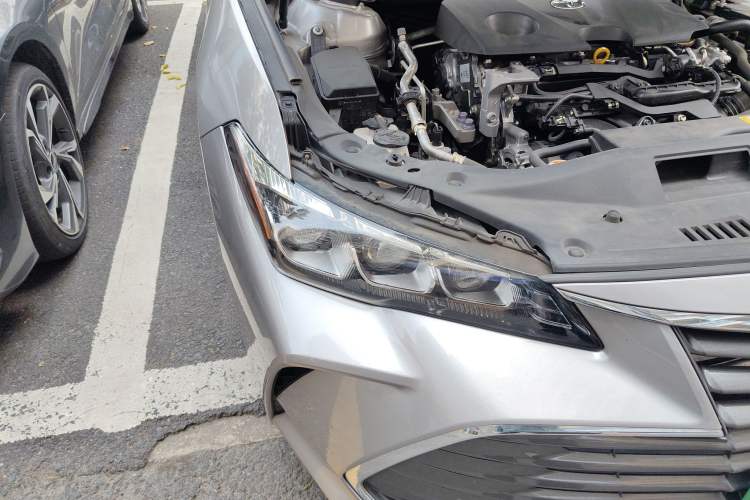 Used Toyota Avalon 2019 2.0L Luxury Edition China VI Standard Right Front Headlight