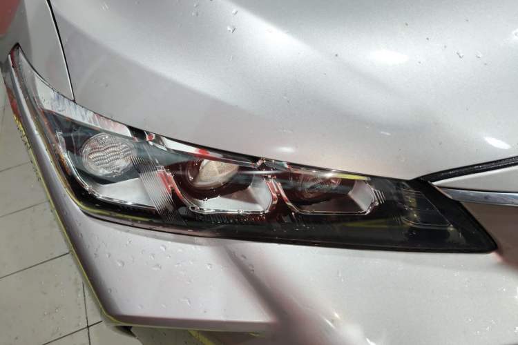 Used Toyota Avalon 2019 2.0L XLE Premium Edition China VI Right Front Headlight
