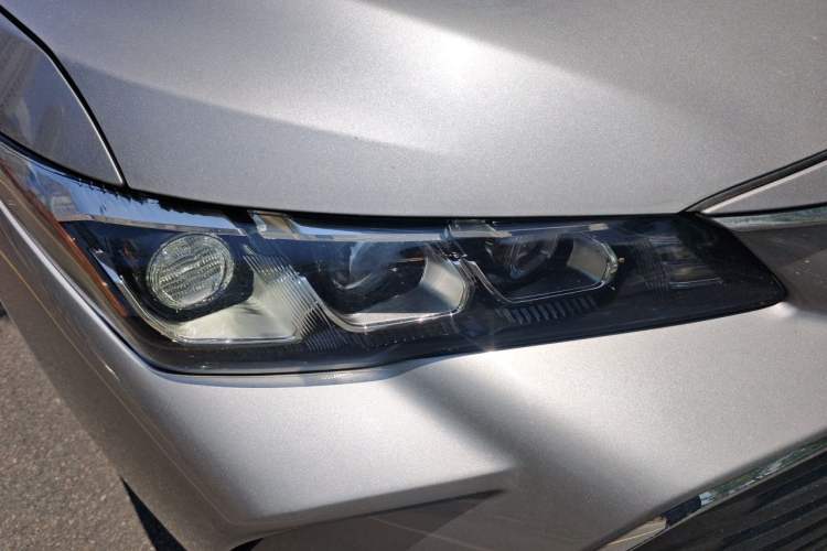 Used Toyota Avalon 2019 2.0L Luxury Edition China VI Standard Right Front Headlight