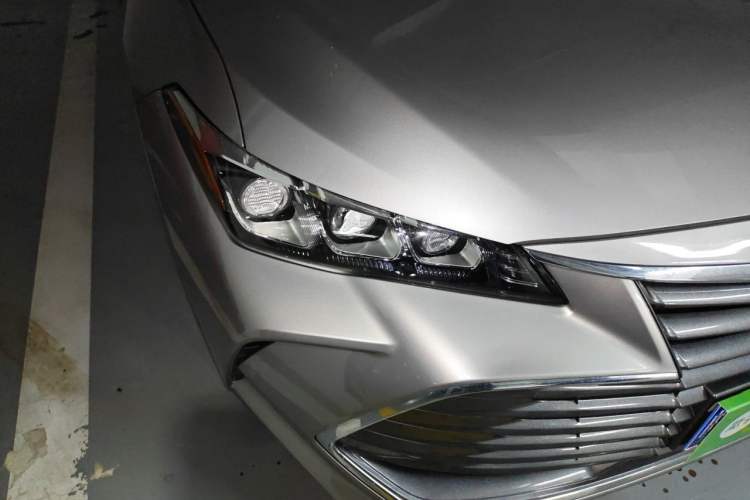 Used Toyota Avalon 2019 2.0L XLE Premium Edition China VI Right Front Headlight