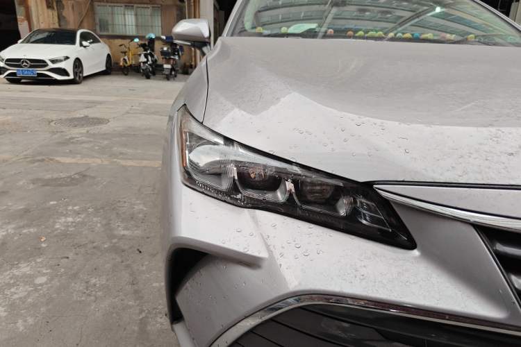 Used Toyota Avalon 2019 2.0L Luxury Edition China VI Standard Right Front Headlight