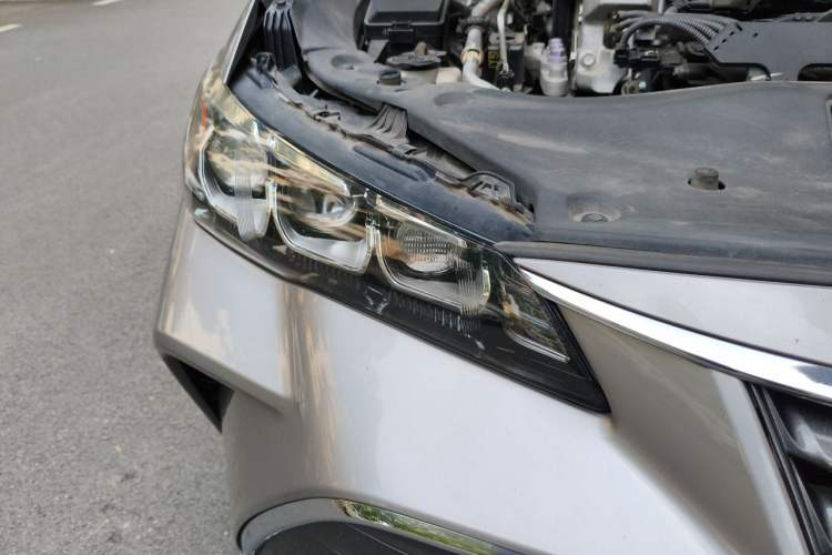 Used Toyota Avalon 2019 2.5L Ambition Version China VI Standard Right Front Headlight
