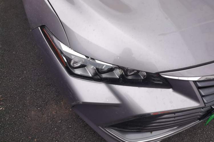 Used Toyota Avalon 2019 Dual-Engine 2.5L Luxury Edition China VI Standard Right Front Headlight