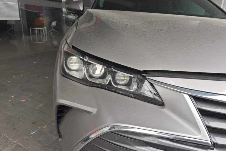 Used Toyota Avalon 2019 2.0L XLE Premium Edition China VI Right Front Headlight