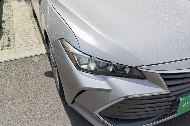 Used Toyota Avalon 2019 Dual-Engine 2.5L XLE Prestige Version China VI Standard Right Front Headlight