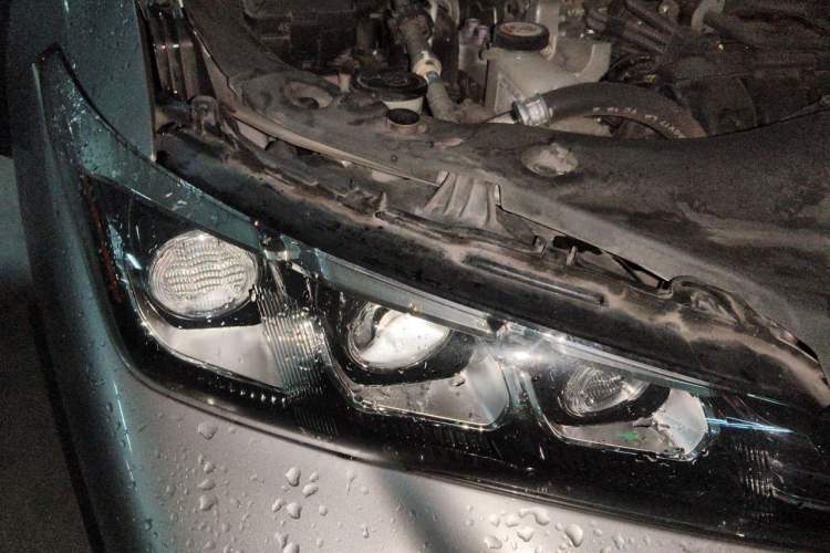 Used Toyota Avalon 2019 Dual-Engine 2.5L Luxury Edition China VI Standard Right Front Headlight