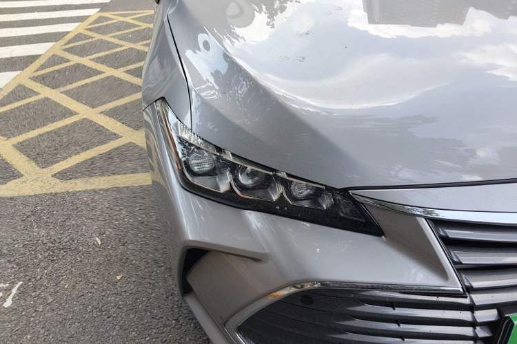 Used Toyota Avalon 2019 Dual-Engine 2.5L Luxury Edition China VI Standard Right Front Headlight