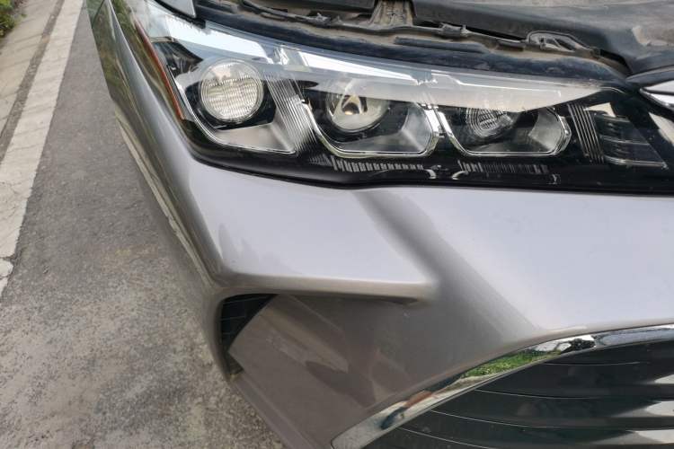 Used Toyota Avalon 2019 Dual-Engine 2.5L Luxury Edition China VI Standard Right Front Headlight