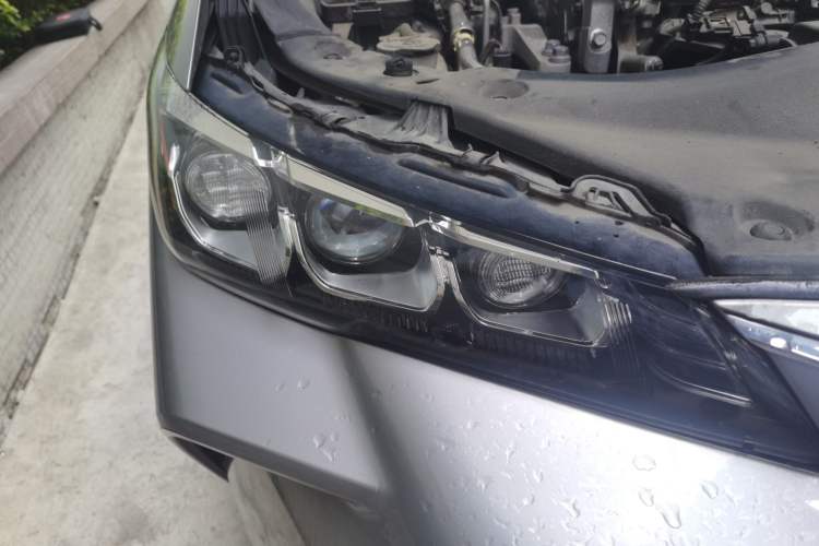 Used Toyota Avalon 2019 2.0L Luxury Edition China VI Standard Right Front Headlight