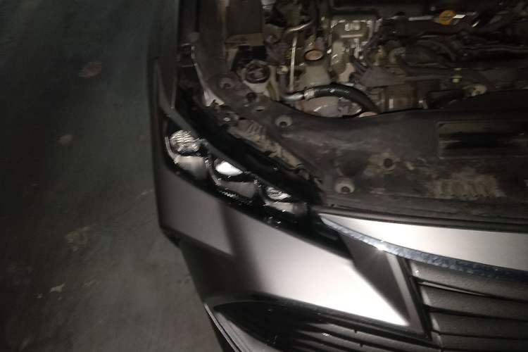 Used Toyota Avalon 2019 Dual-Engine 2.5L XLE Prestige Version China V Standard Right Front Headlight