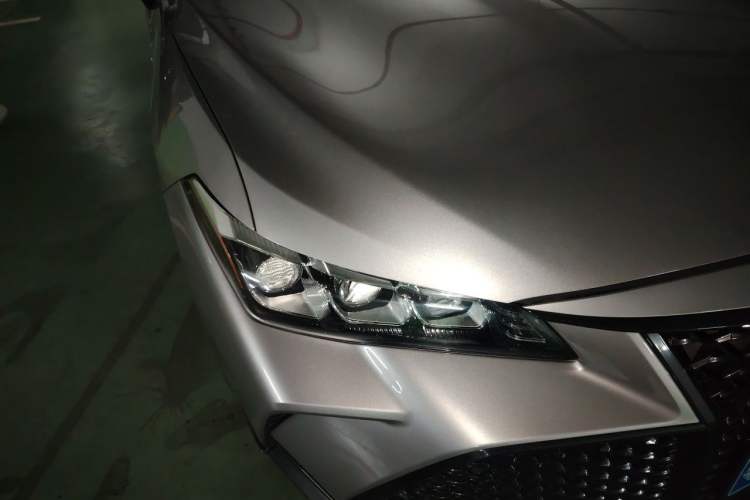 Used Toyota Avalon 2019 Dual-Engine 2.5L XLE Prestige Version China V Standard Right Front Headlight