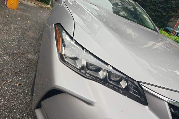 Used Toyota Avalon 2019 2.5L Touring Premium Version China VI Standard Right Front Headlight