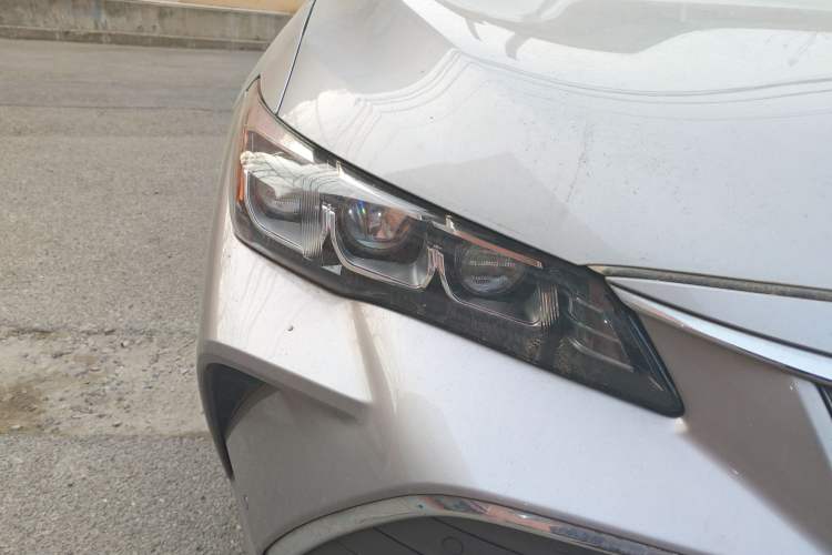 Used Toyota Avalon 2019 Dual-Engine 2.5L Luxury Edition China VI Standard Right Front Headlight