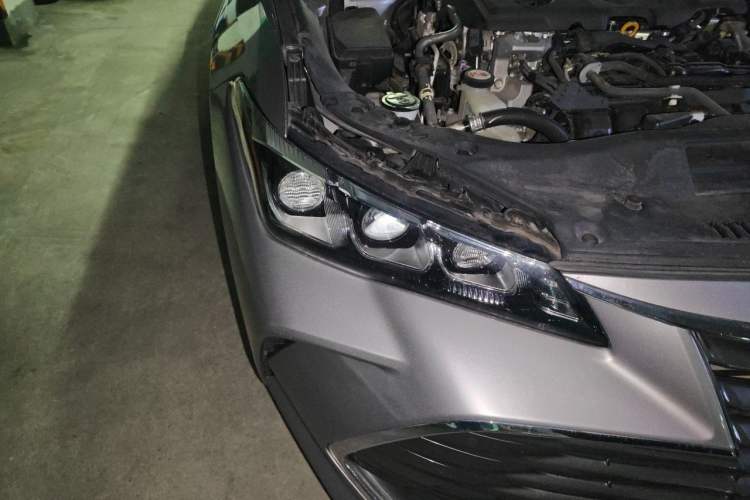 Used Toyota Avalon 2019 Dual-Engine 2.5L XLE Prestige Version China VI Standard Right Front Headlight
