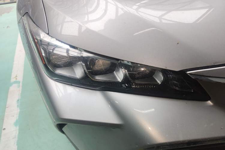 Used Toyota Avalon 2019 Dual-Engine 2.5L Luxury Edition China VI Standard Right Front Headlight