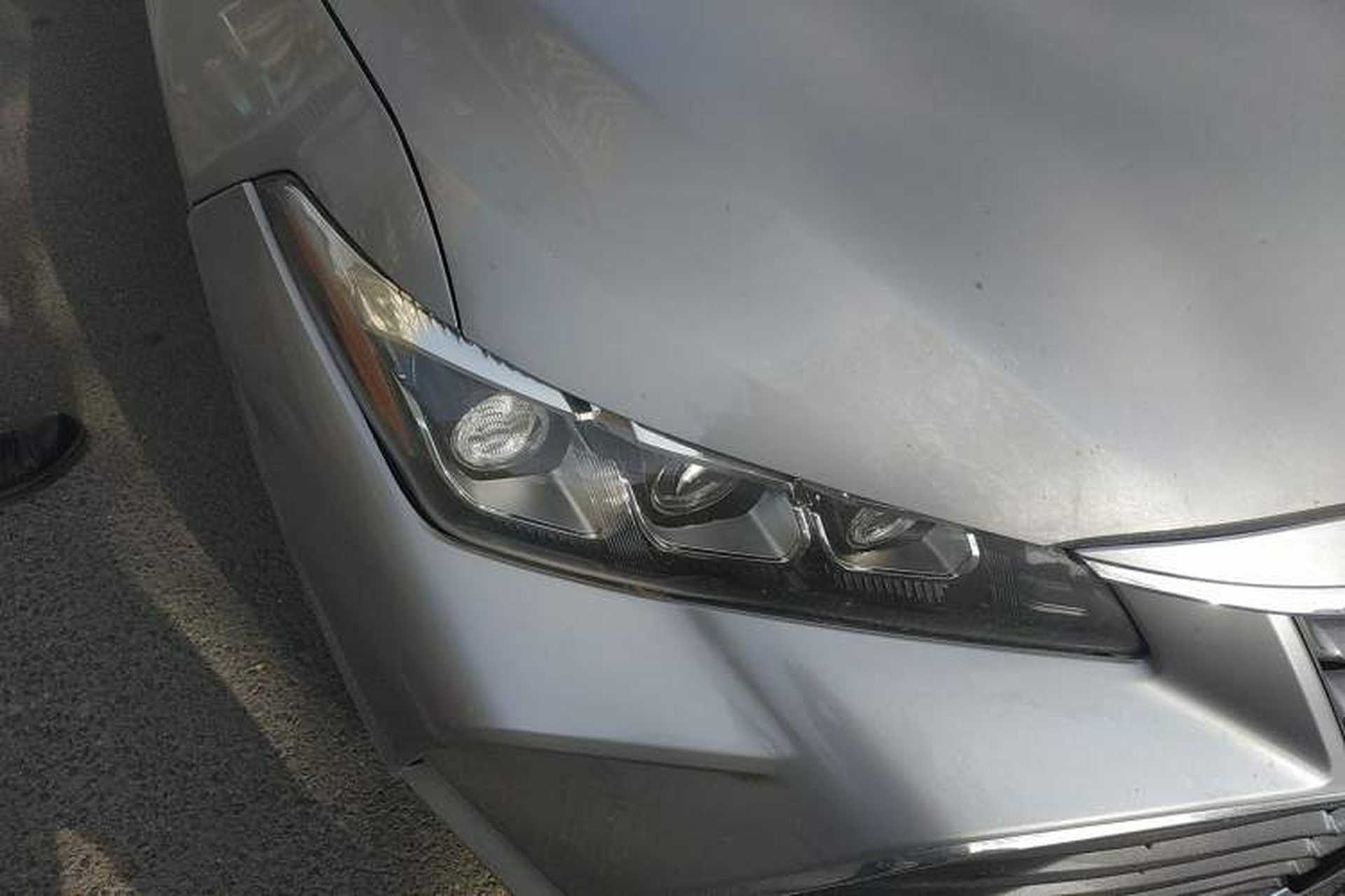 Used Toyota Avalon 2019 2.0L Luxury Edition China VI Standard Right Front Headlight