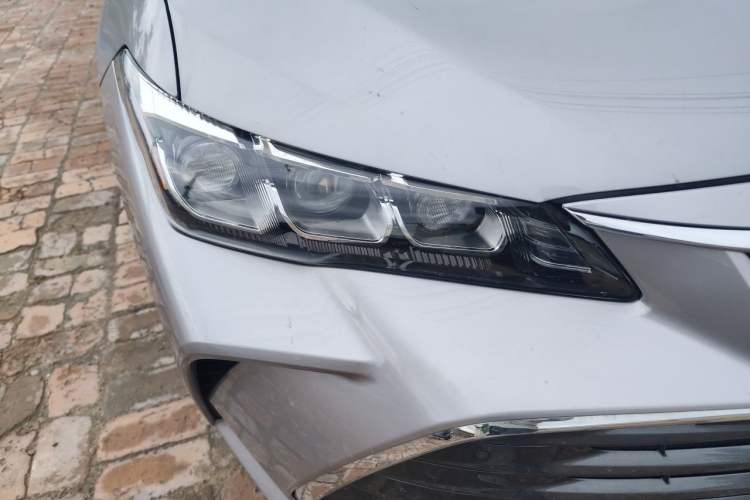 Used Toyota Avalon 2019 2.0L XLE Premium Edition China VI Right Front Headlight