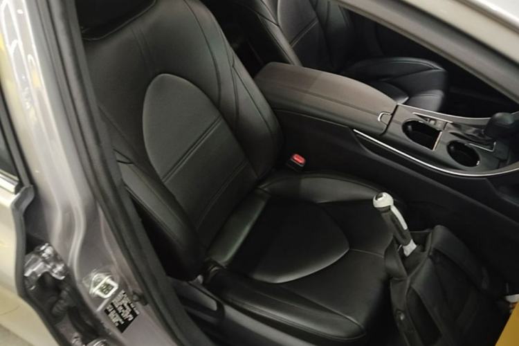 Used Toyota Avalon 2019 2.5L Ambition Version China VI Standard Right Front Seat