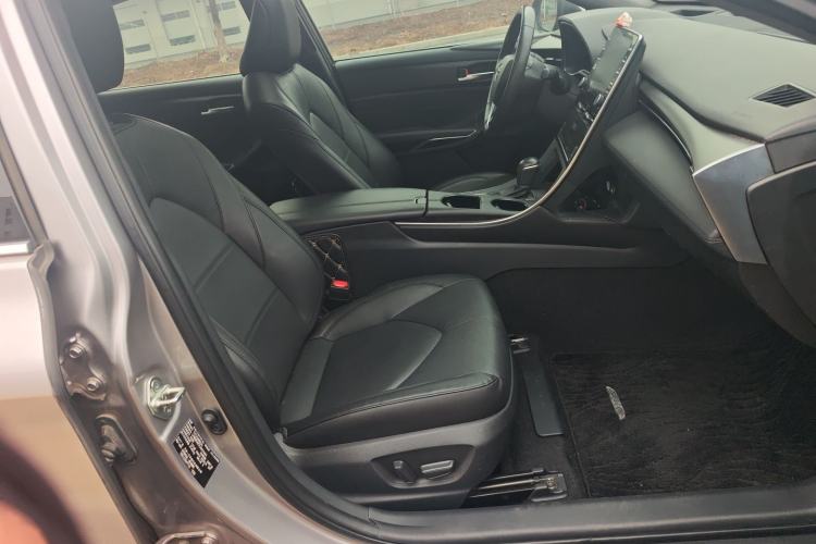 Used Toyota Avalon 2019 Dual-Engine 2.5L Luxury Edition China VI Standard Right Front Seat