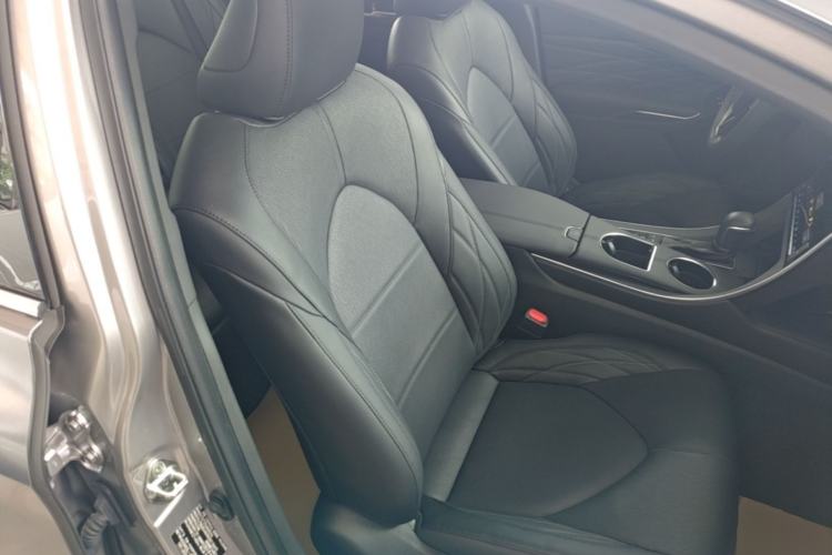 Used Toyota Avalon 2019 Dual-Engine 2.5L XLE Prestige Version China VI Standard Right Front Seat