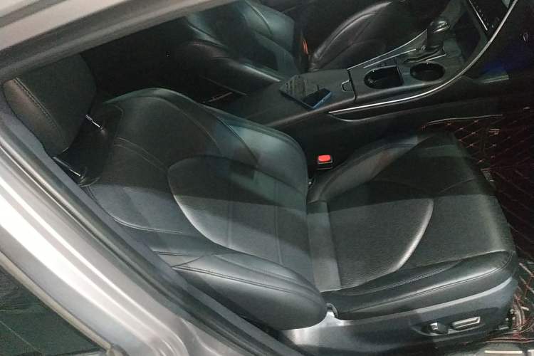 Used Toyota Avalon 2019 2.0L Luxury Edition China VI Standard Right Front Seat