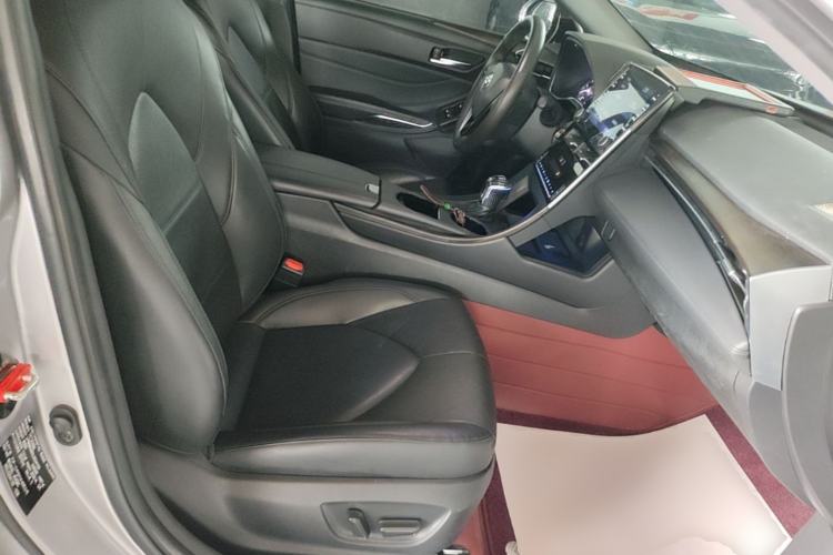Used Toyota Avalon 2019 2.0L XLE Premium Edition China VI Right Front Seat
