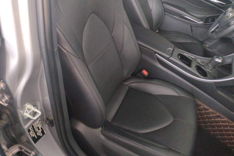 Used Toyota Avalon 2019 Dual-Engine 2.5L Luxury Edition China VI Standard Right Front Seat
