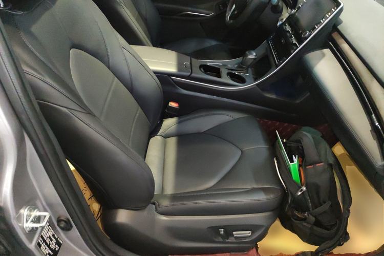 Used Toyota Avalon 2019 2.0L XLE Premium Edition China VI Right Front Seat