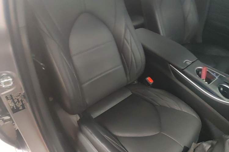 Used Toyota Avalon 2019 2.5L Touring Premium Version China VI Standard Right Front Seat
