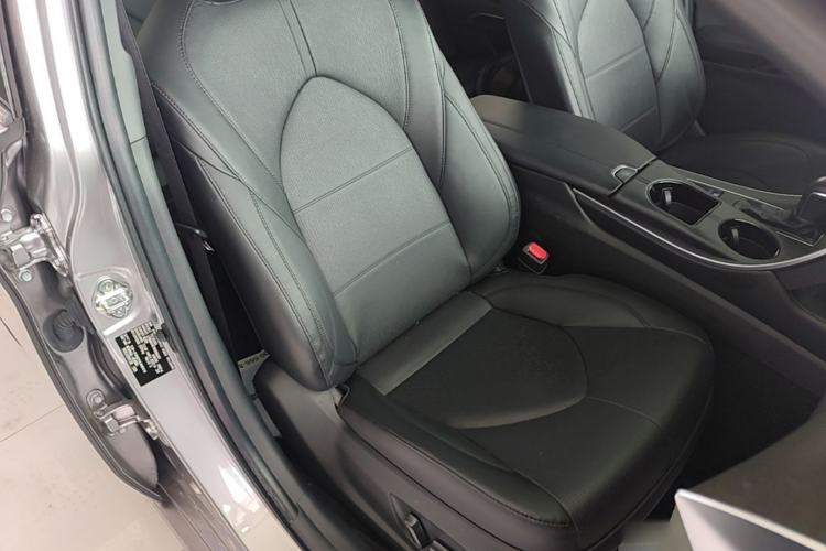 Used Toyota Avalon 2019 2.0L XLE Premium Edition China VI Right Front Seat