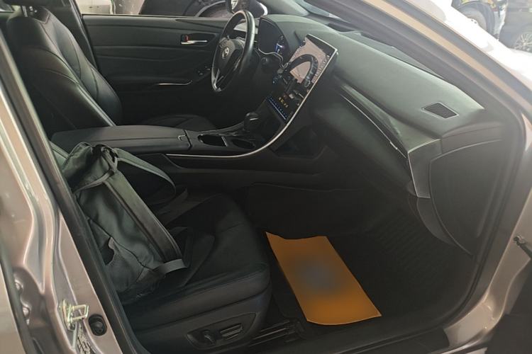 Used Toyota Avalon 2019 Dual-Engine 2.5L Luxury Edition China VI Standard Right Front Seat