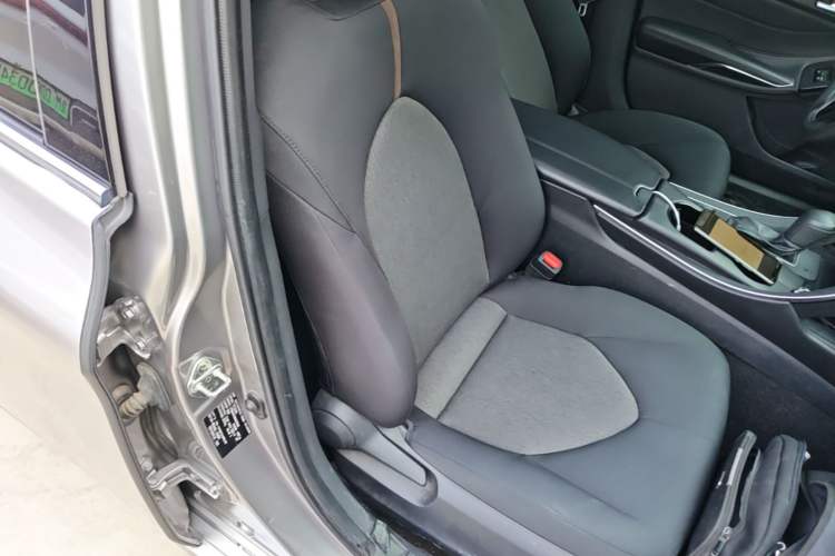 Used Toyota Avalon 2019 2.0L Ambition Edition China VI Right Front Seat