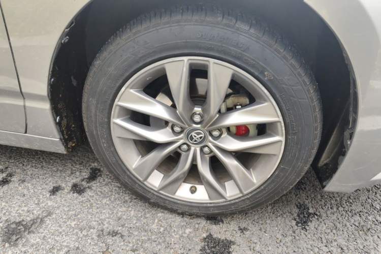 Used Toyota Avalon 2019 Dual-Engine 2.5L Luxury Edition China VI Standard Right Front Wheel Hub