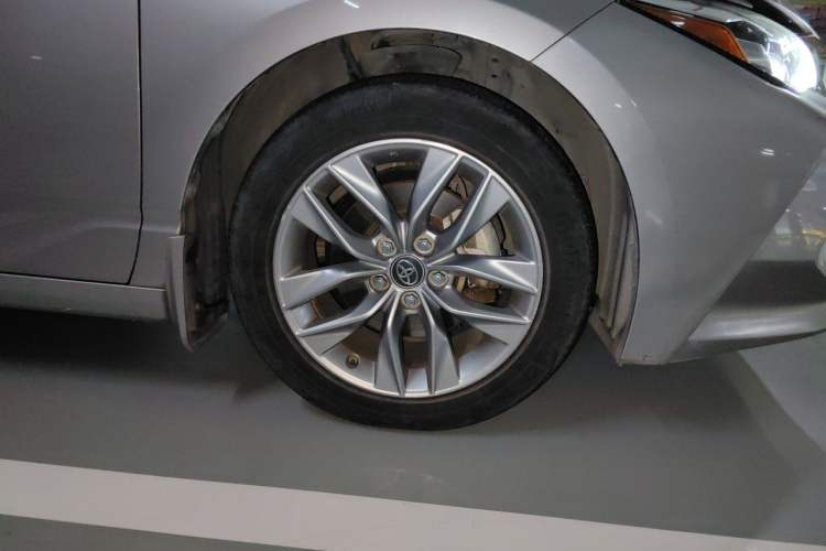 Used Toyota Avalon 2019 Dual-Engine 2.5L Luxury Edition China VI Standard Right Front Wheel Hub