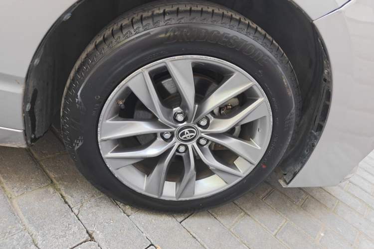 Used Toyota Avalon 2019 2.0L Luxury Edition China VI Standard Right Front Wheel Hub