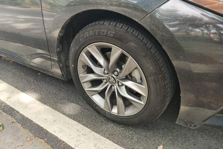 Used Toyota Avalon 2019 2.0L Ambition Edition China VI Right Front Wheel Hub