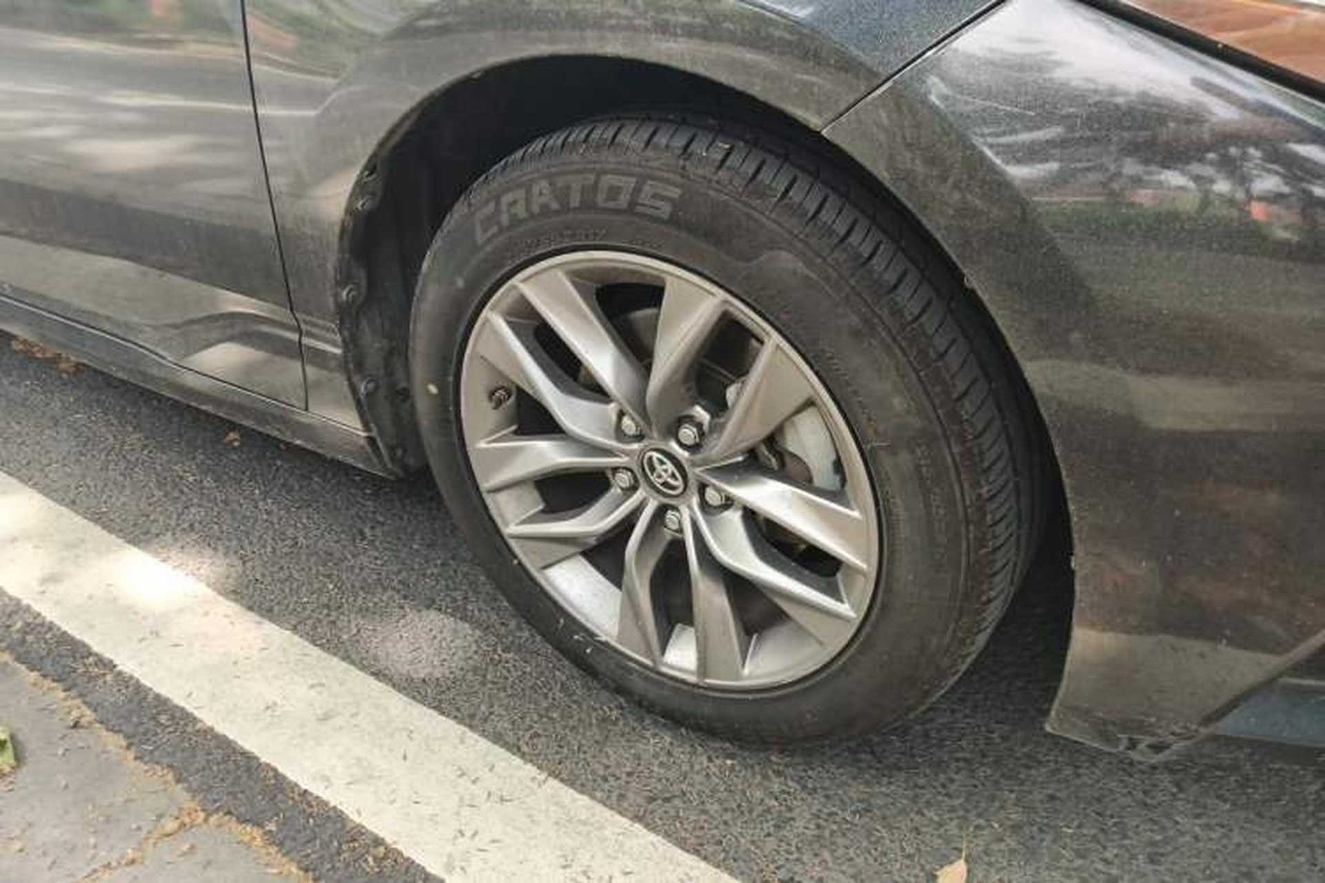 Used Toyota Avalon 2019 2.0L Ambition Edition China VI Right Front Wheel Hub