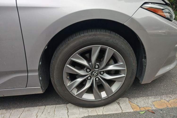 Used Toyota Avalon 2019 2.5L Ambition Version China V Standard Right Front Wheel Hub