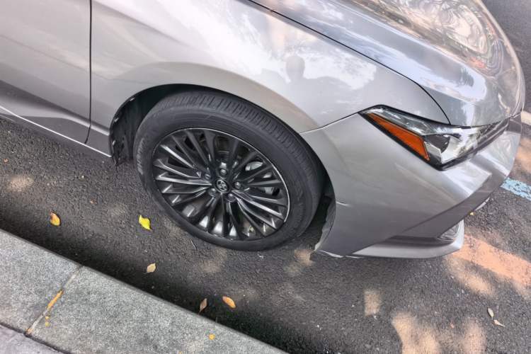 Used Toyota Avalon 2019 2.5L Touring Premium Version China VI Standard Right Front Wheel Hub