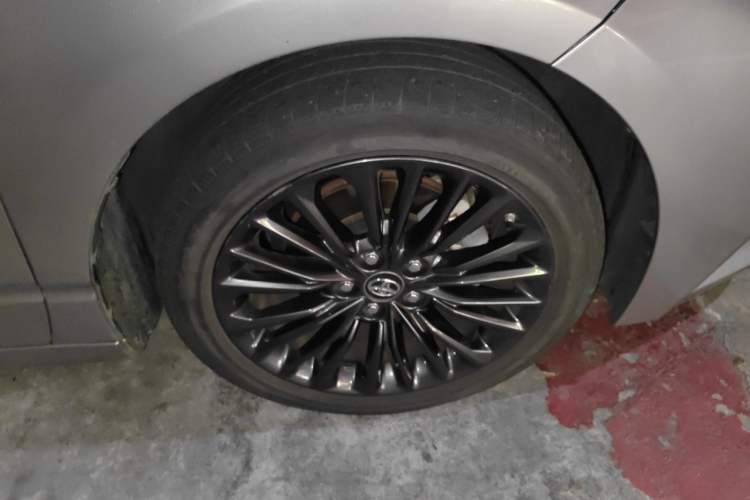 Used Toyota Avalon 2019 2.5L Touring Premium Version China V Standard Right Front Wheel Hub
