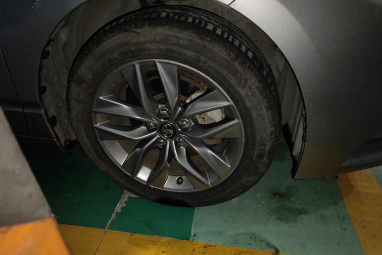 Used Toyota Avalon 2019 2.0L Luxury Edition China VI Standard Right Front Wheel Hub