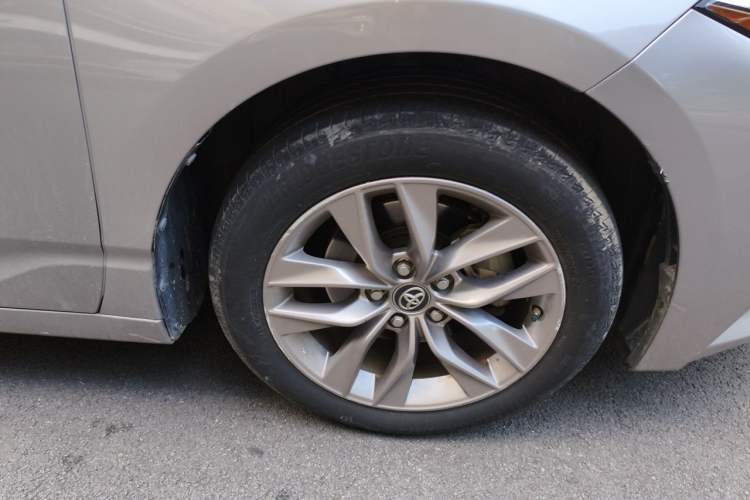 Used Toyota Avalon 2019 2.5L Ambition Version China VI Standard Right Front Wheel Hub