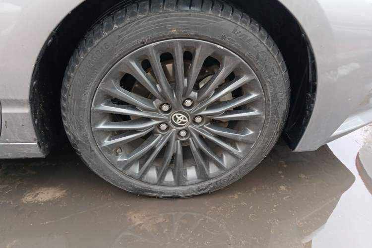 Used Toyota Avalon 2019 Dual-Engine 2.5L Luxury Edition China VI Standard Right Front Wheel Hub